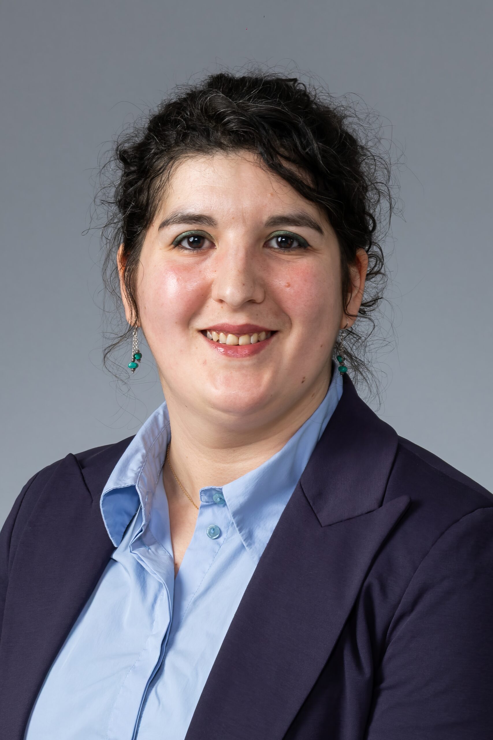 Lucile Bey, conseillère funéraire à son poste de travail.