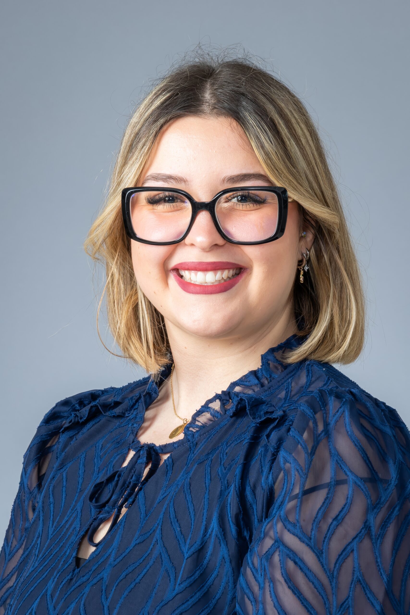 Mélyna Dos Santos, conseillère funéraire au sein de l'agence.
